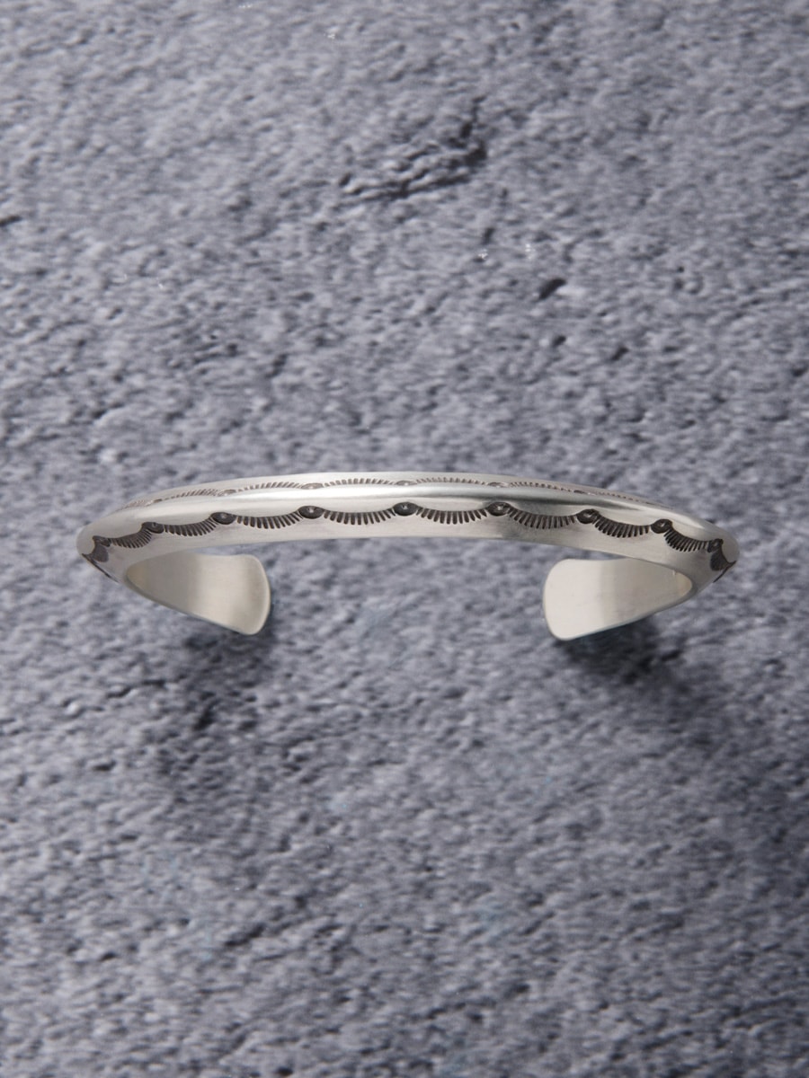 ハンドメイド トライアングルバングル