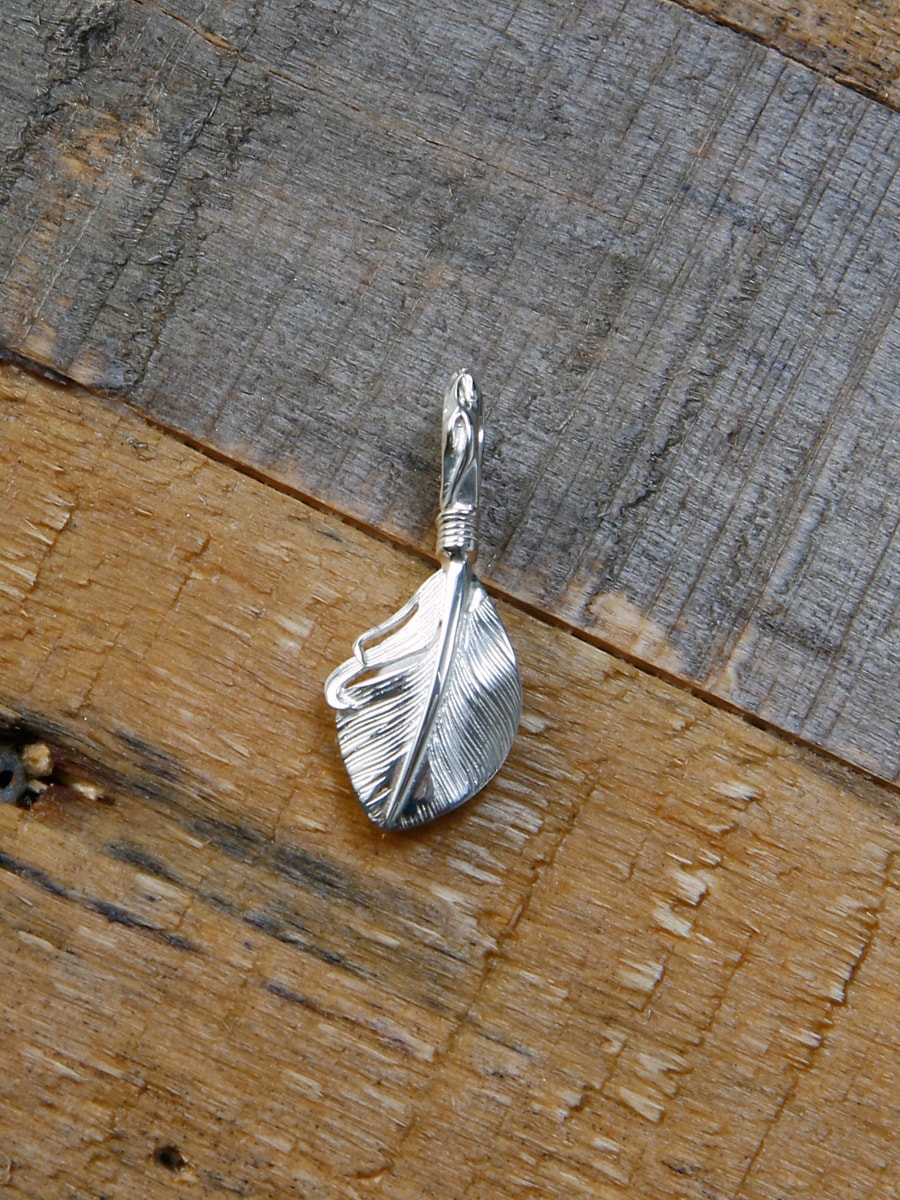FN-JP-204 PENDANT TOP - ROUGH FEATHER -