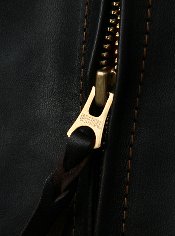 .05 UNIVERSAL ZIPPER