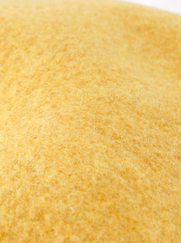 .02 ラムウールの柔らかな生地感