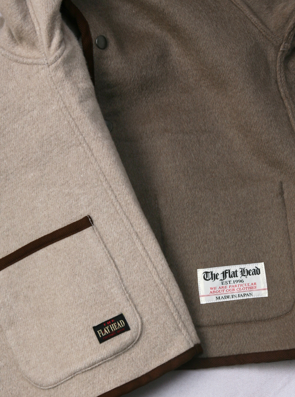 .01 2つの表情が楽しめるウールシャギージャケット