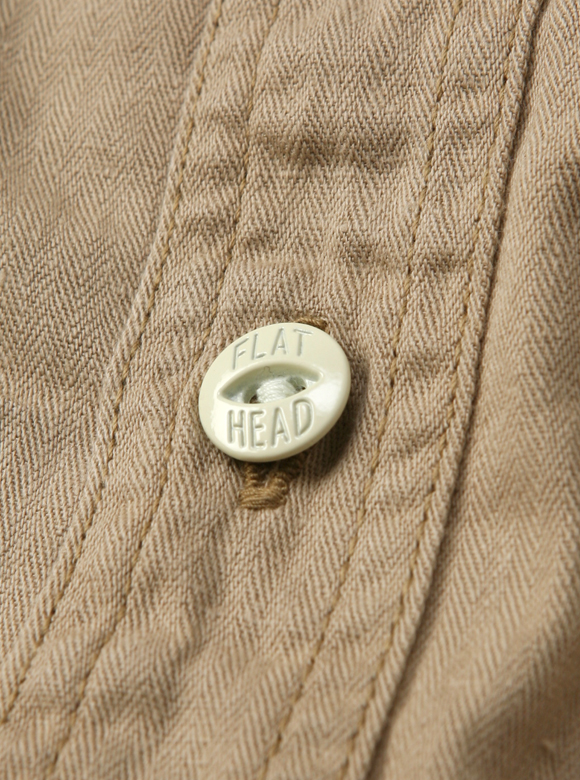 .05 ブランドネーム入りメタルボタン