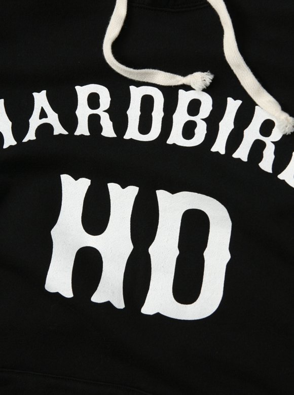 .02 ラバープリントのメリハリあるデザイン