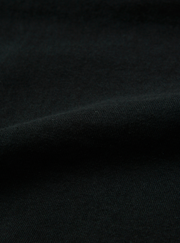 .02 空気感のある軽い肌触りの吊り生地