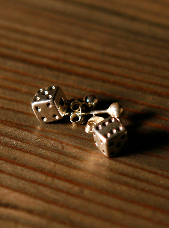 FN-JE-001 SILVER DICE EARRINGS