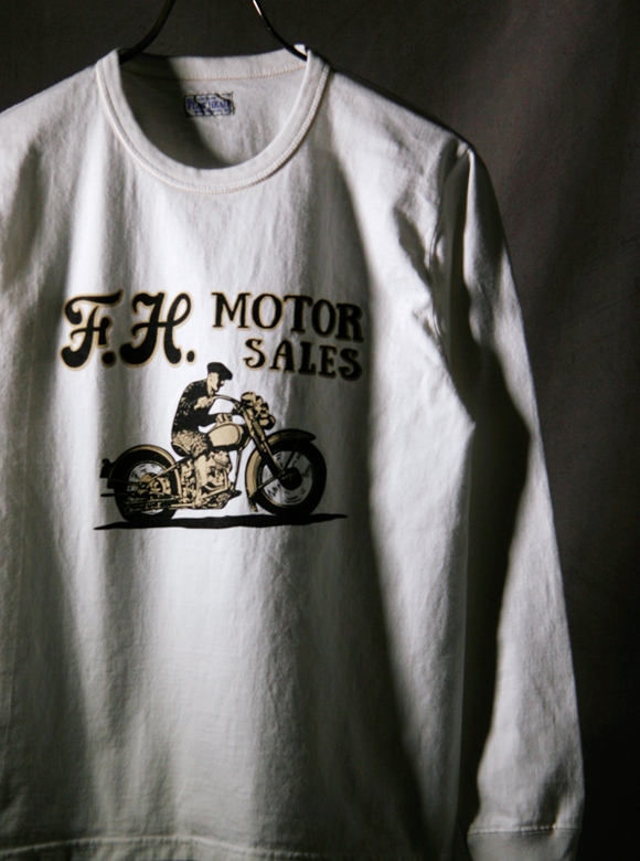 .01 コットン100％による度詰生地を使用した肉厚でコシ感のあるロングスリーブTシャツ