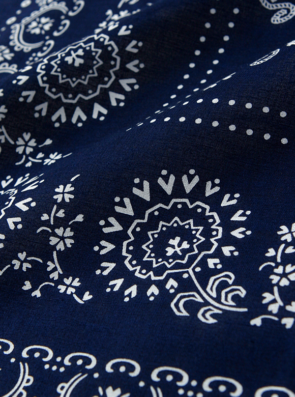 .02 繊細で緻密な手捺染による表現