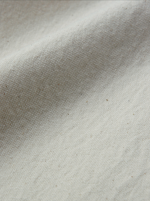 .02 太いコットン糸を密に織り込んだダック生地のワークパンツ