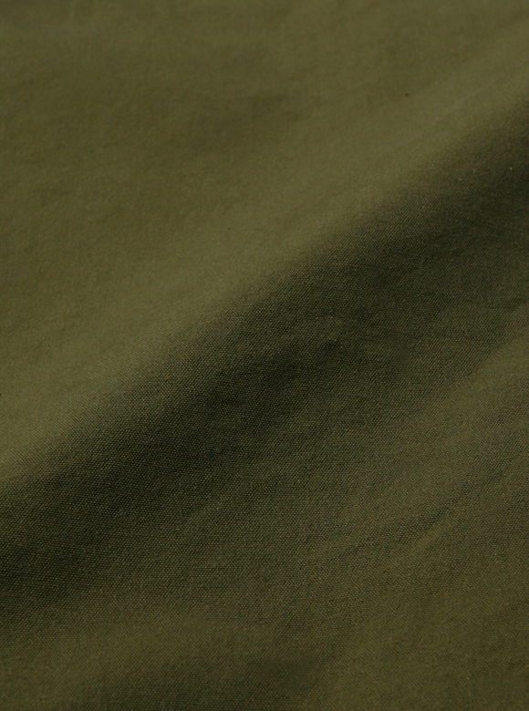 .02 コーマ糸を高密度で織りあげたポプリン生地