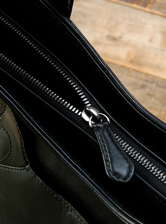 .07 開口部のジッパー