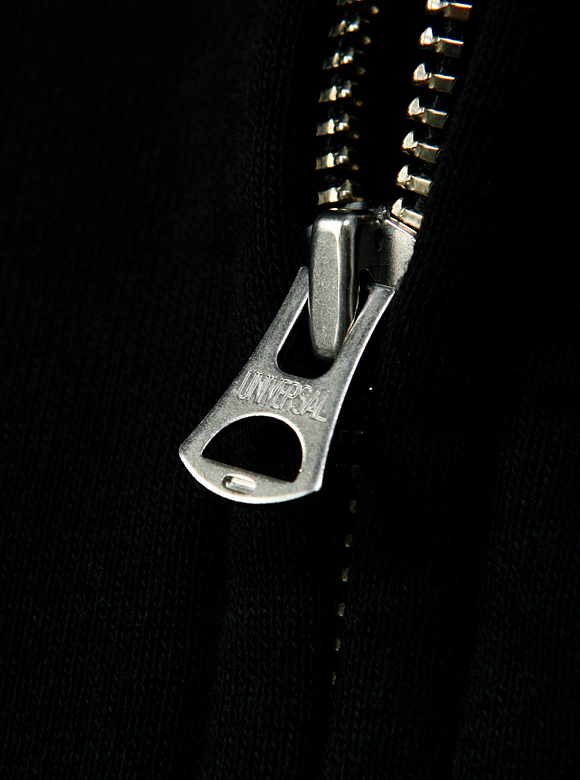 .05 UNIVERSAL ZIPPER