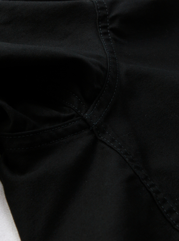 .05 強度と経年変化が楽しめる巻き縫い縫製