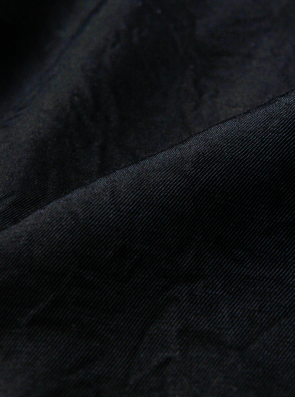 .02 旧式シャトル織機で織り上げたオリジナルレーヨン生地