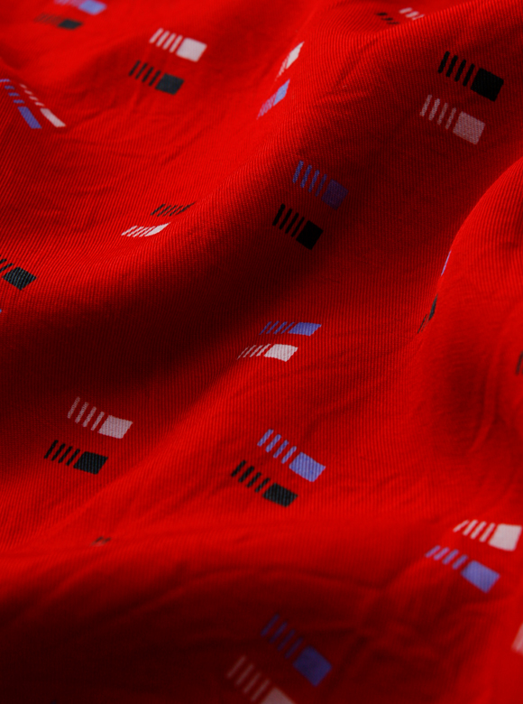 .02 旧式シャトル織機で織り上げたオリジナルレーヨン生地