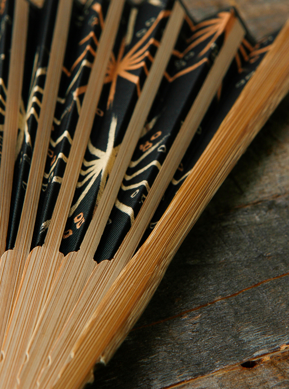 .02 十数工程にも及ぶ扇骨作製