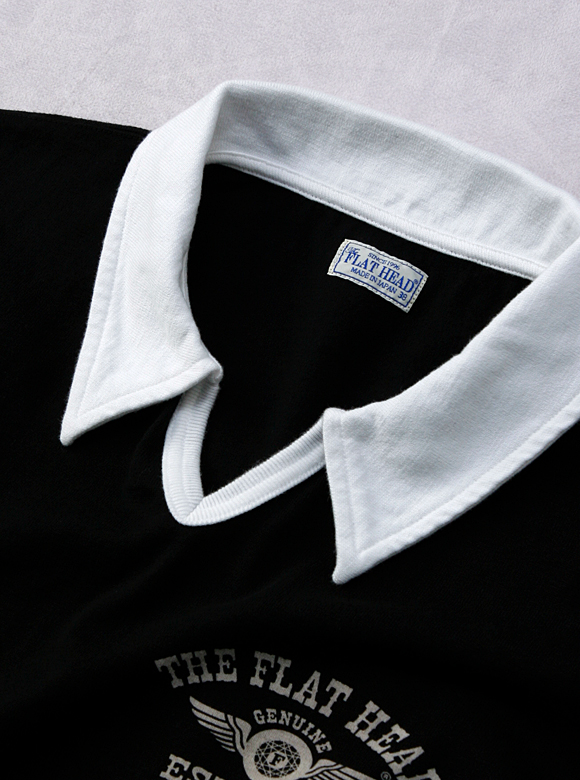 .03 ボタンの無い襟元