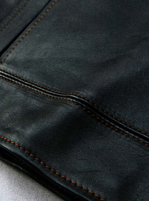 .04 立体感のあるレザーパイピング