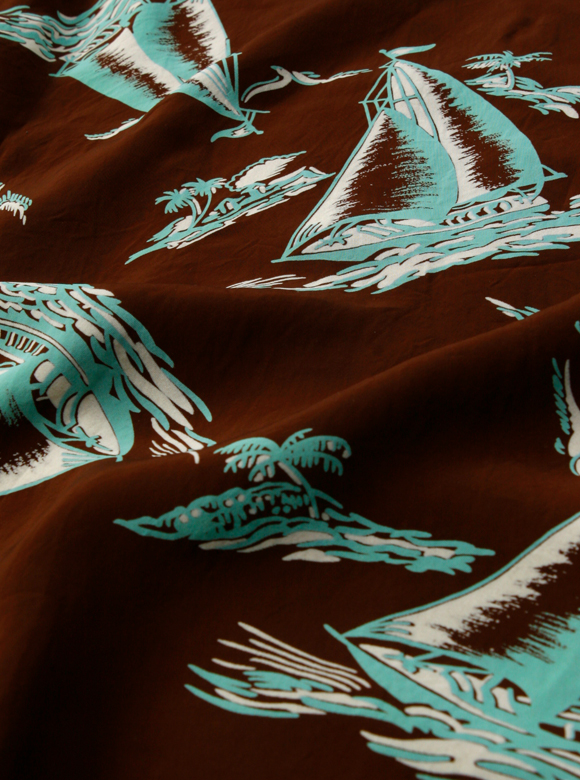 .02 独特のドレープ感が楽しめるオリジナルレーヨン生地