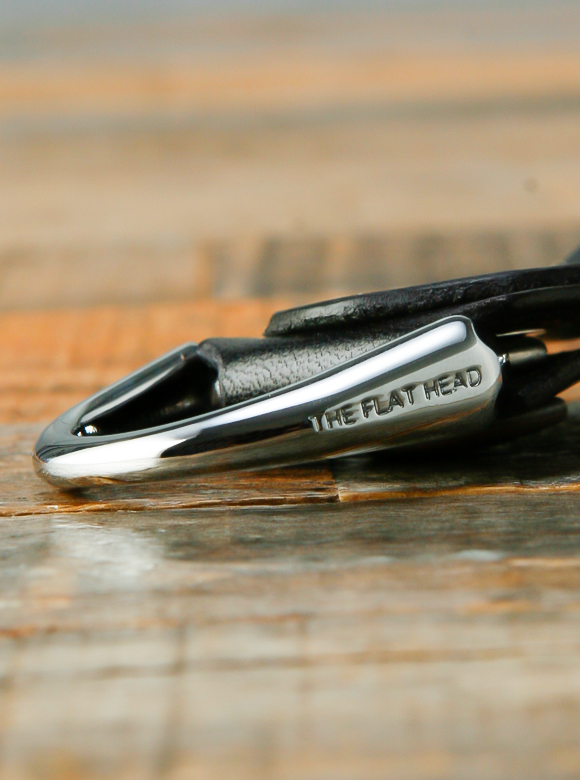 .05 ブランドロゴ入りオリジナルDカン