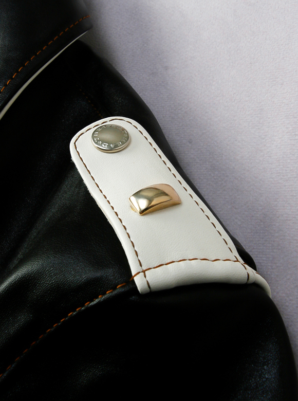 .05 こだわりのシルバースタッズ