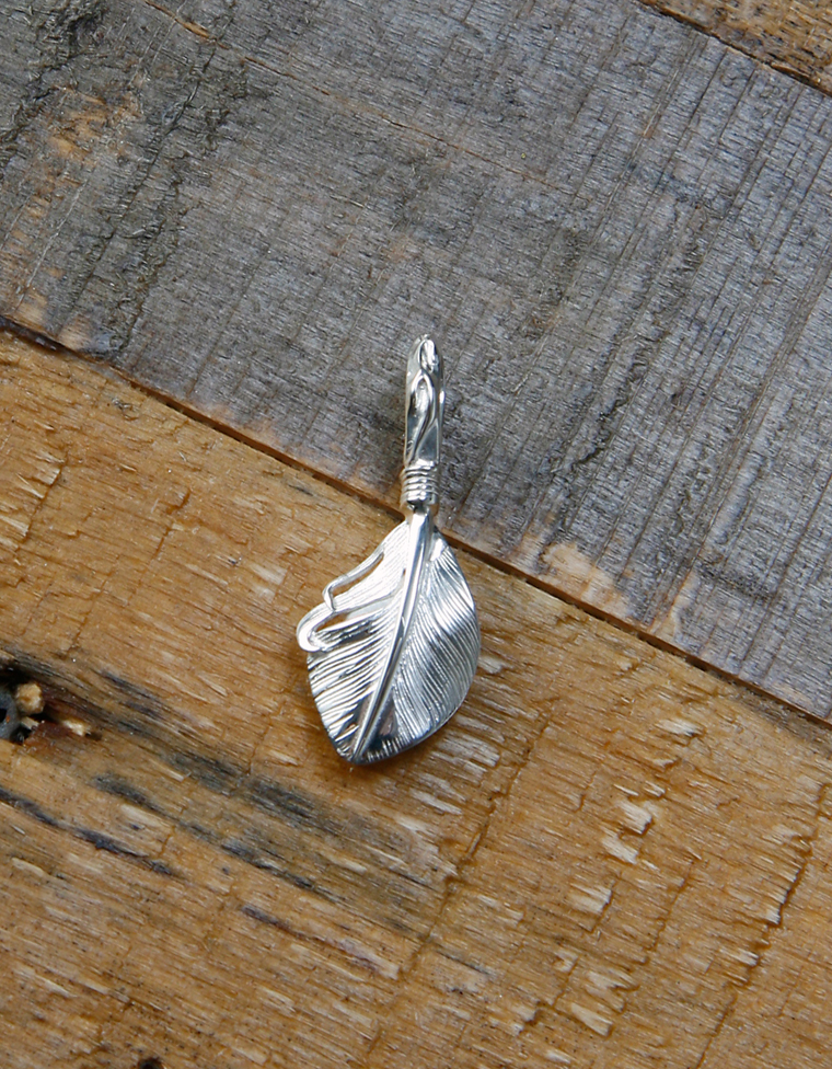 FN-JP-204 PENDANT TOP - ROUGH FEATHER -