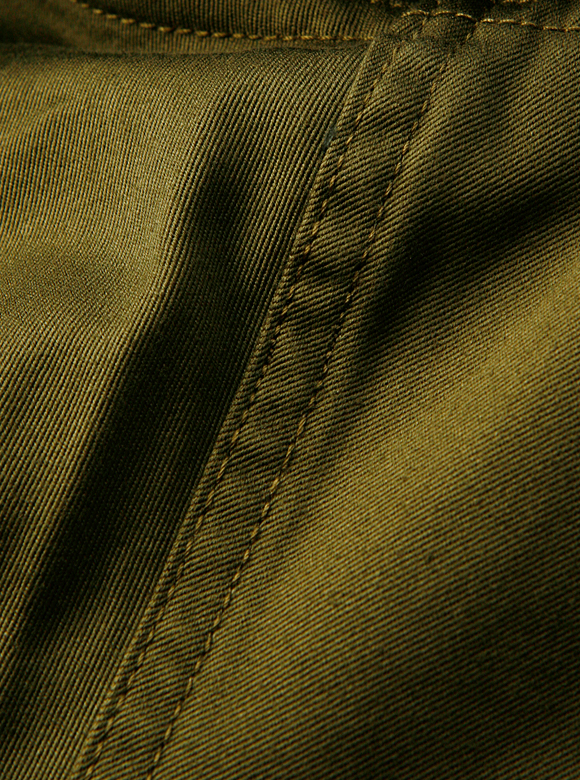 .04 強度と経年変化が楽しめる巻き縫い縫製