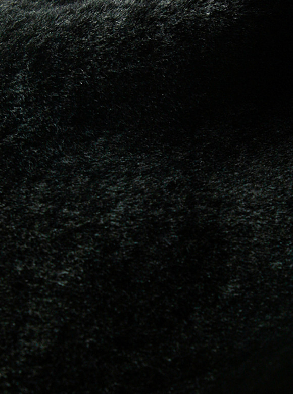 .02 艶のあるUK産ムートン