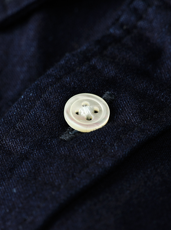 .03 表情豊かな貝ボタン