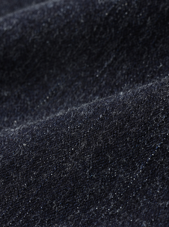 .02 13.5ozの厚手なデニム生地