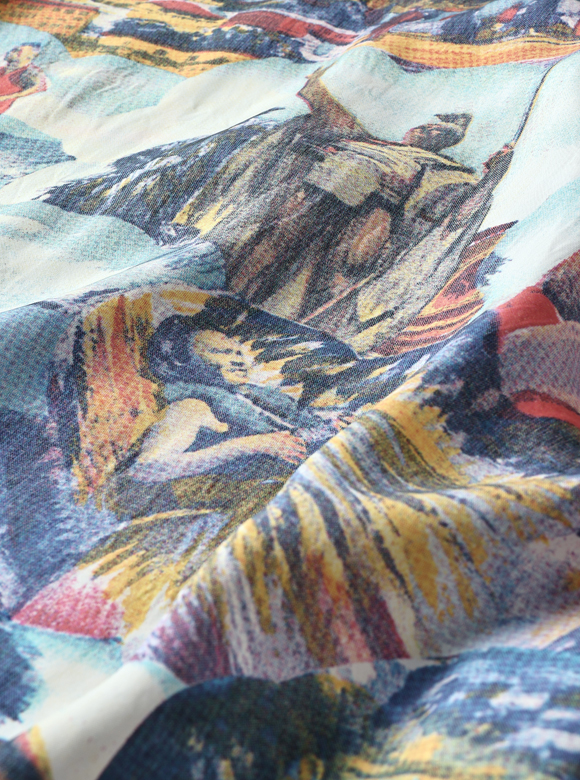 .03 独特のドレープ感が楽しめるオリジナルレーヨン生地