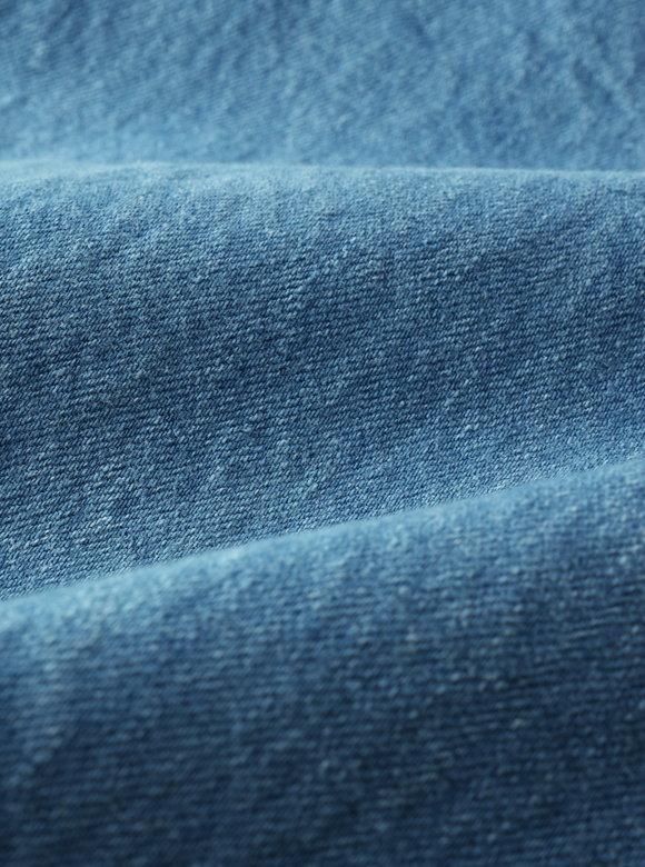 .02 旧式シャトル織機で織り上げた14.5ozデニム生地