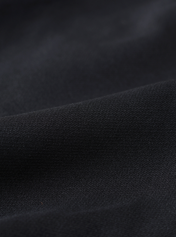 .02 伸縮性のあるサラッとした肌触り