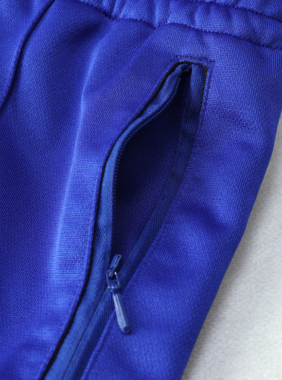 .04 ジッパー付きポケット