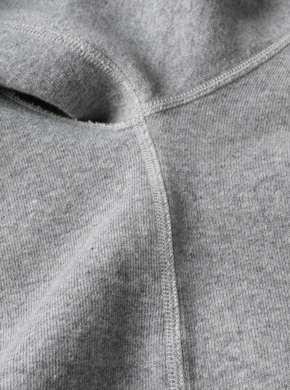 .04 縫製部の重なりを抑えるフラットシーマ