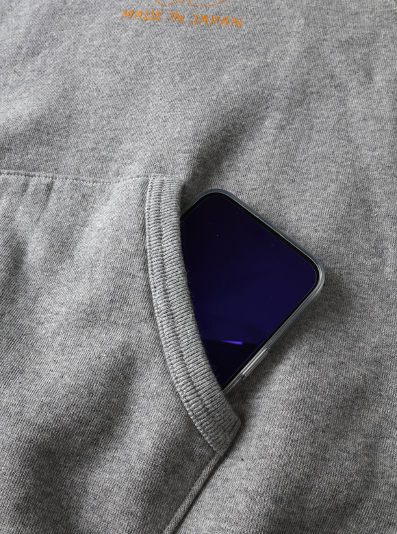 .05 便利なマフポケット