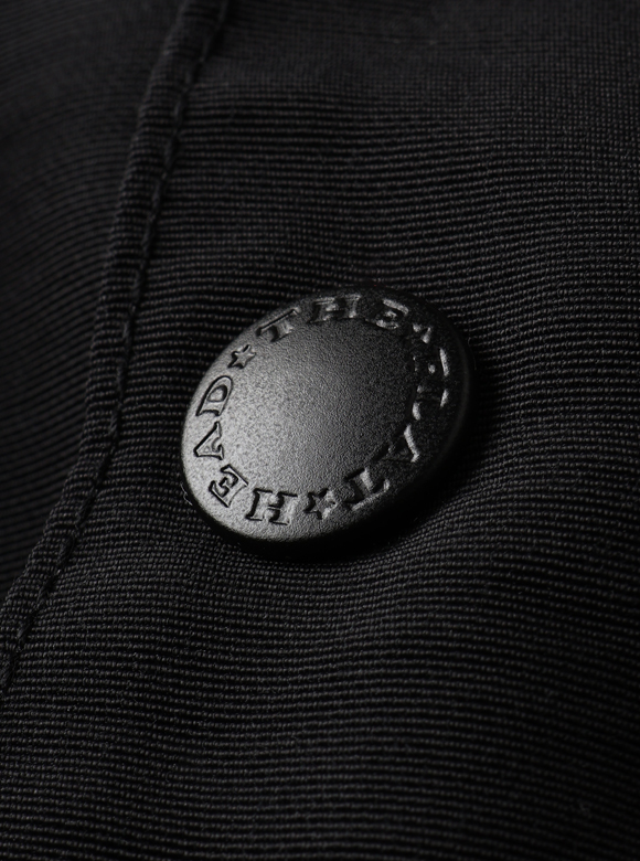 .05 ブランドネーム入りオリジナルボタン