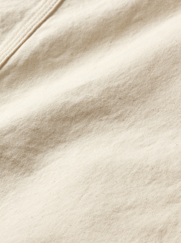 .02 旧式シャトル織機で織り上げられたコシのあるダック生地