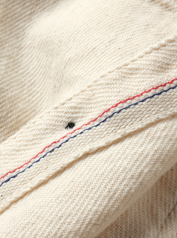 .04 シャトル織機ならではのセルビッチ