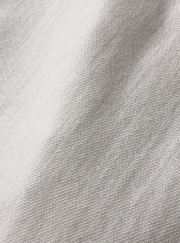 .01 軽くやわらかな着心地のツイル生地