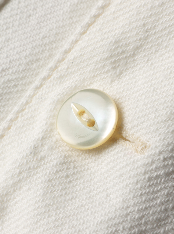 .02 独特な色合いを楽しめる高瀬貝ボタン