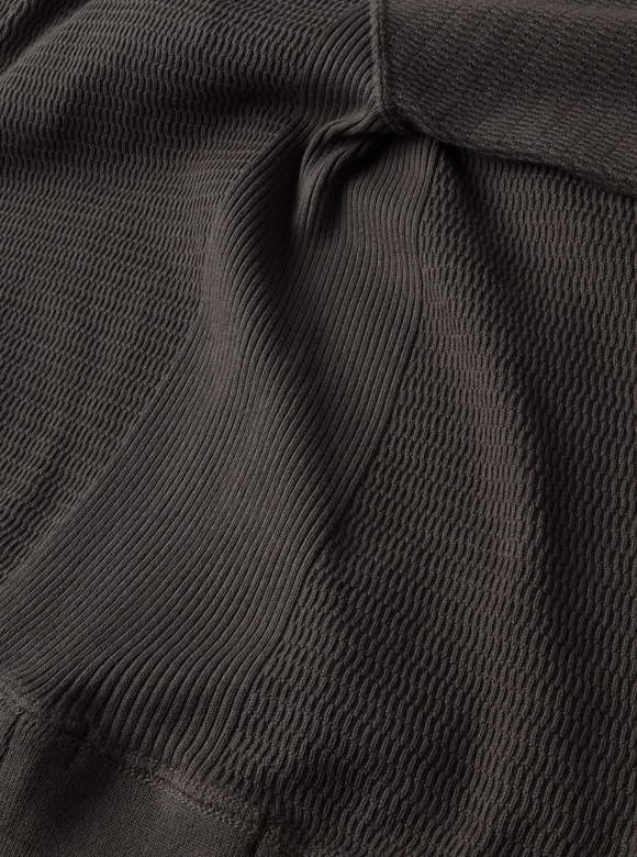 .01 異なる組織を一体で編み上げた生地