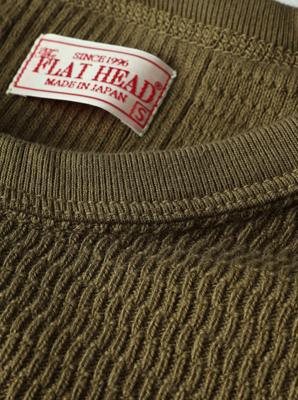 .02 フラットヘッドらしい首元の縫製