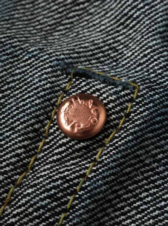 .04 バックポケットの強度を高める隠しリベット