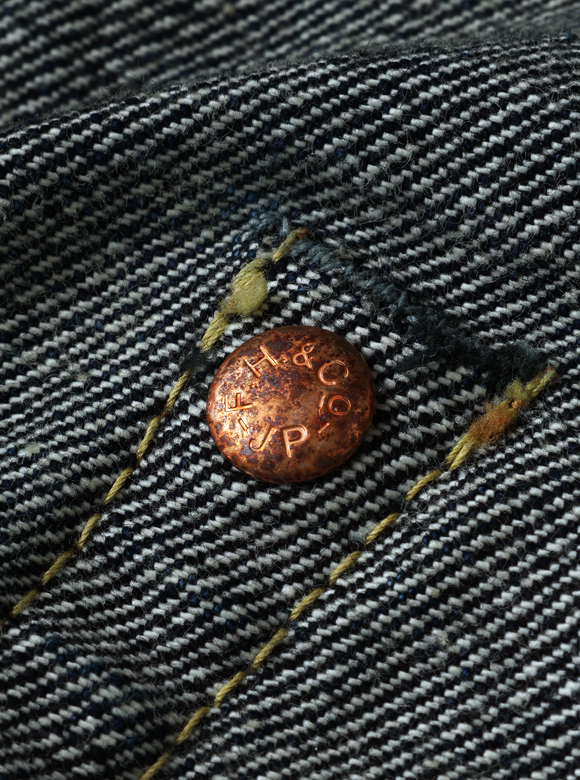 .06 バックポケットの強度を高める隠しリベット