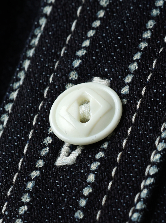 .03 ダイヤ柄尿素ボタン