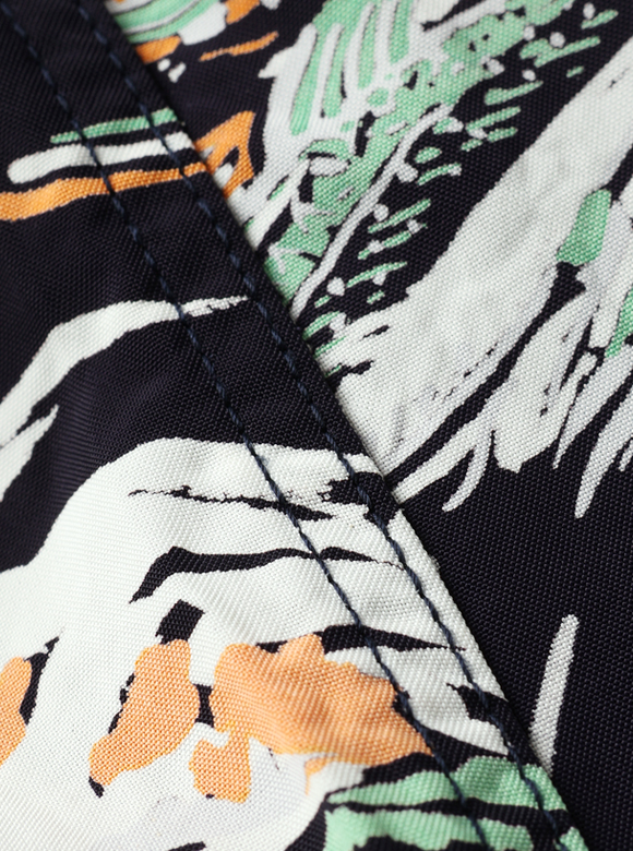 .03 高い技術力を要するレーヨンシャツの縫製