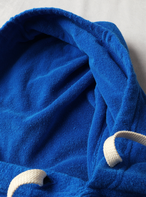 .04 貼り合わせのフード