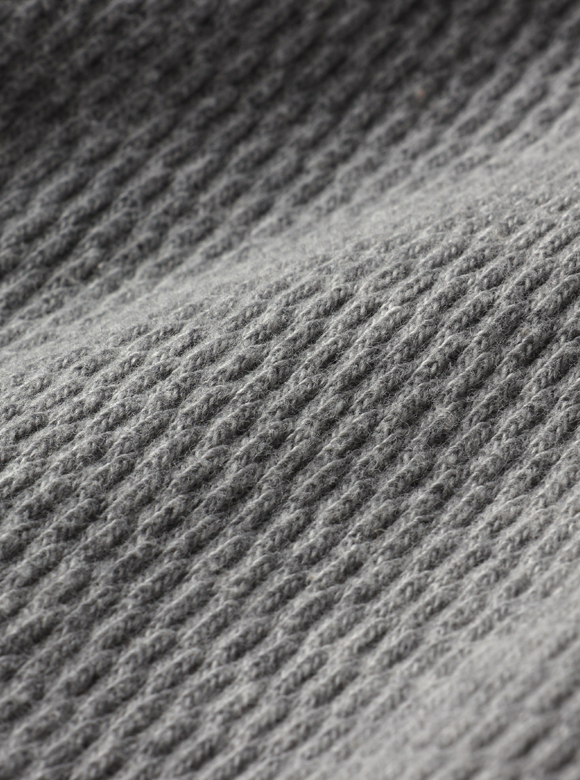 .01 伸縮性の高い縦長ハニカムメッシュ構造