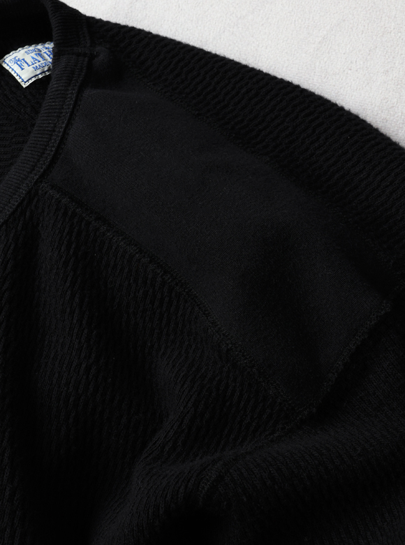 .04 リブ編み生地を重ねたショルダー部分