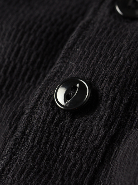 .04 首元のアクセント